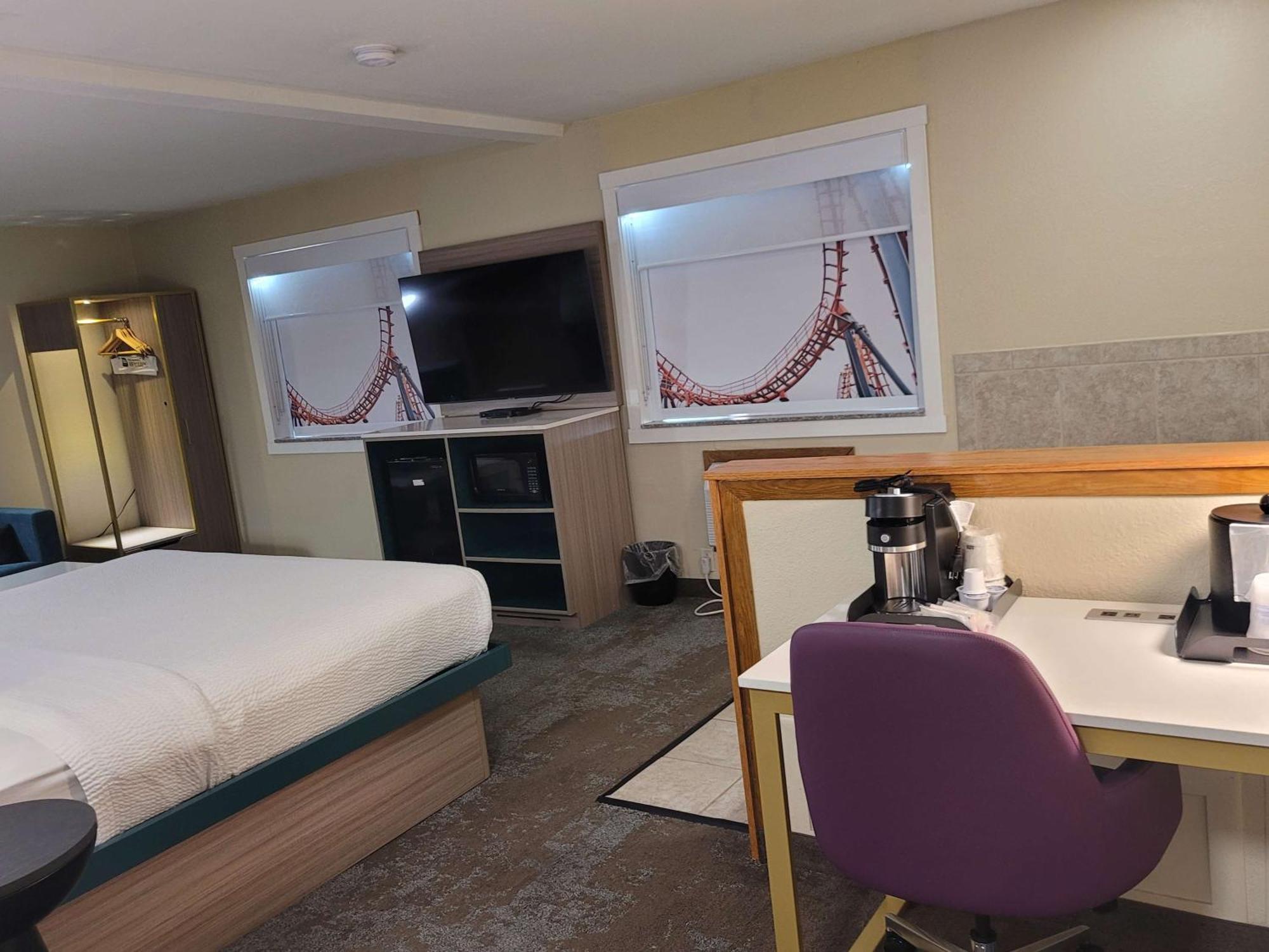 Best Western Plus Altoona Inn Exterior photo