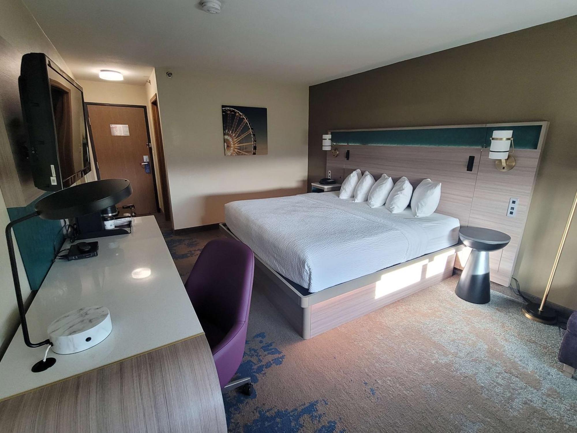 Best Western Plus Altoona Inn Exterior photo