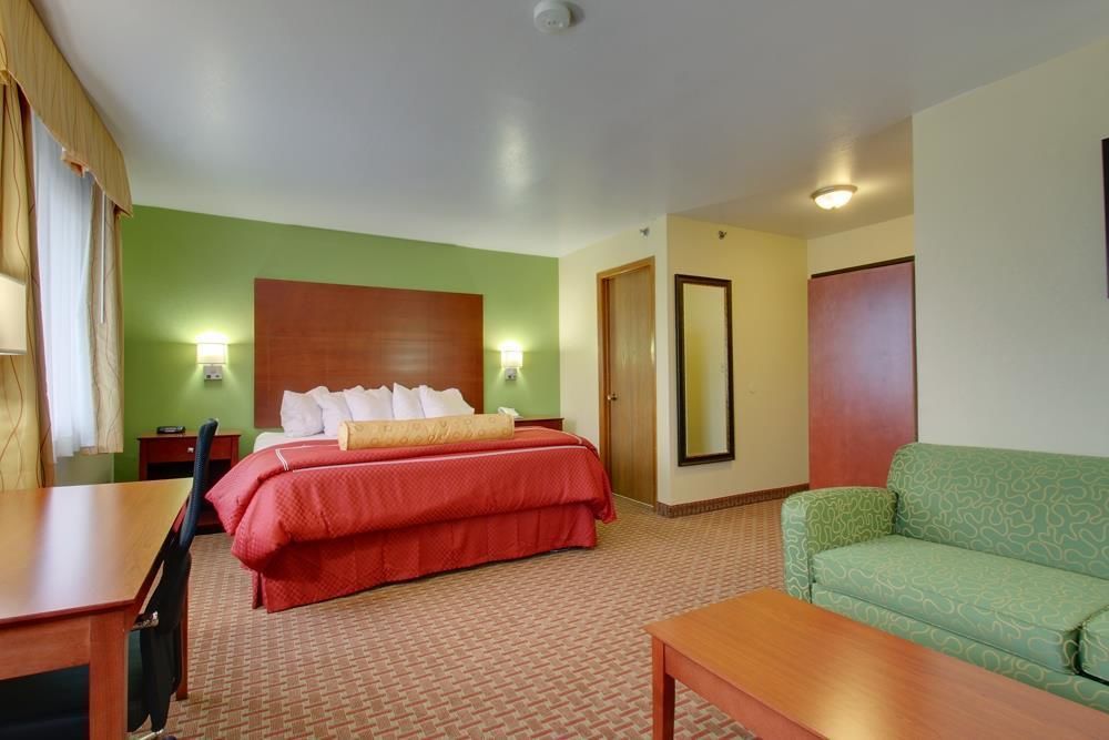 Best Western Plus Altoona Inn Exterior photo