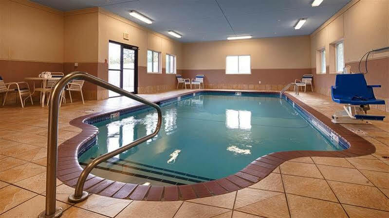 Best Western Plus Altoona Inn Exterior photo